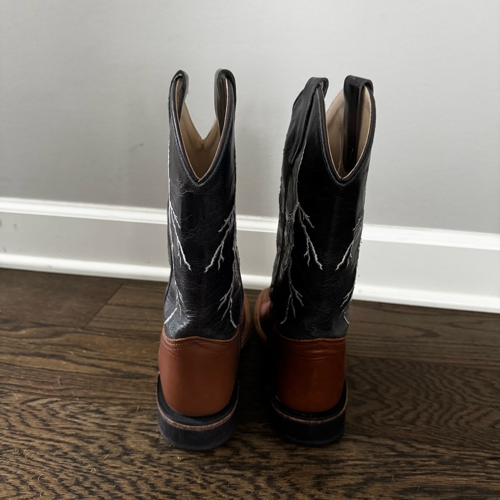 CODY JAMES YOUTH LIGHTENING WESTERN BOOTS
 Size 5 - Picture 7 of 13